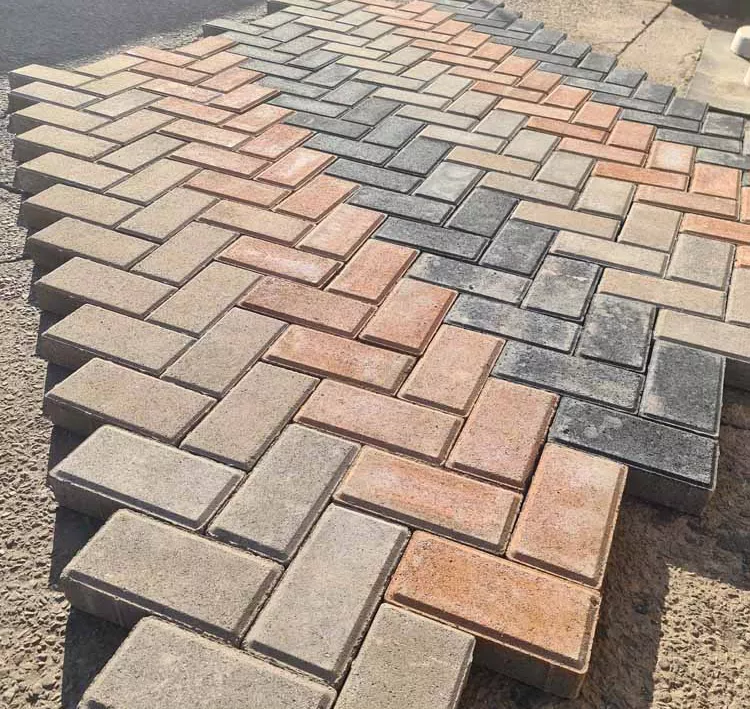 HERRINGBONE PAVING PATTERN 1
