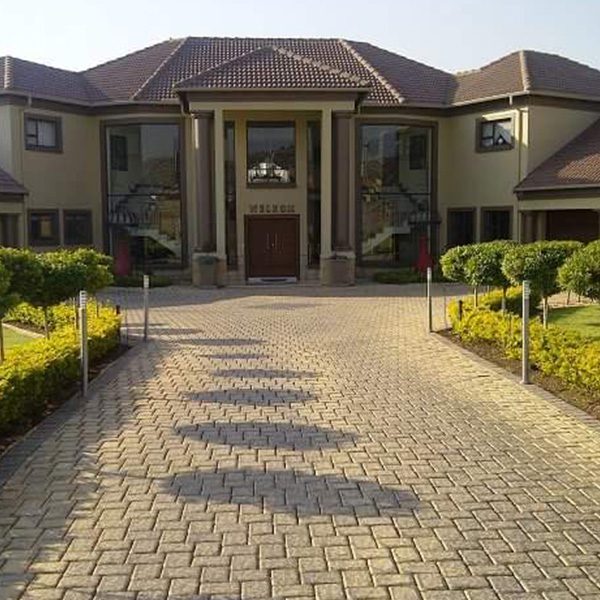 Rock-Cobble-Driveway