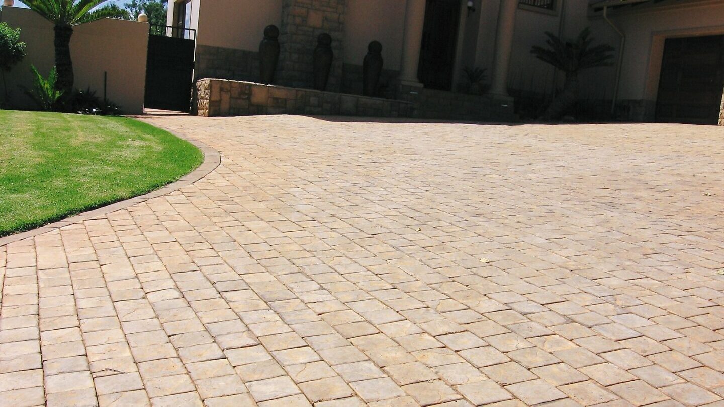 Square Cobble 110 x 110 x 50mm - Image 8